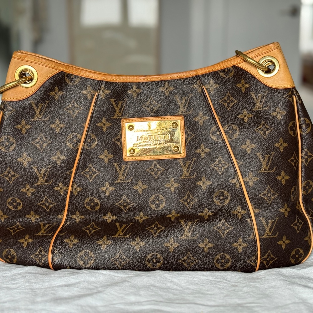 LOUIS VUITTON Monogram Galliera MM
